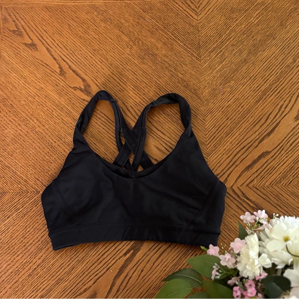 Lululemon Black Women's Sports Bra with pockets